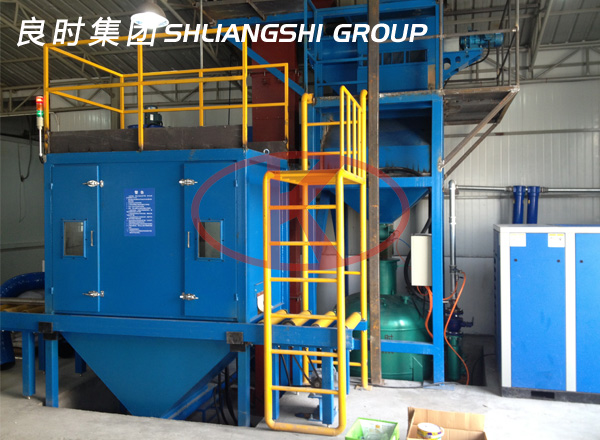 Automatic sandblasting machine