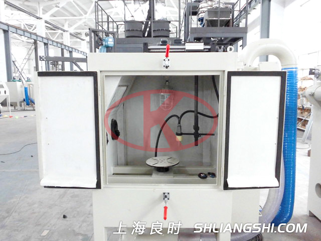 Aircraft engines semi-automatic sandblasting machine